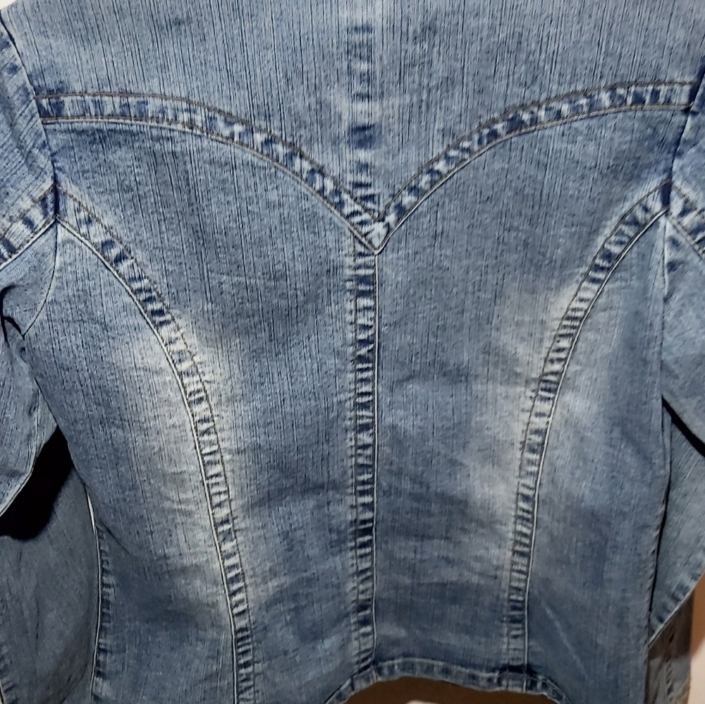 Jean Jacket - Picture 4 of 7